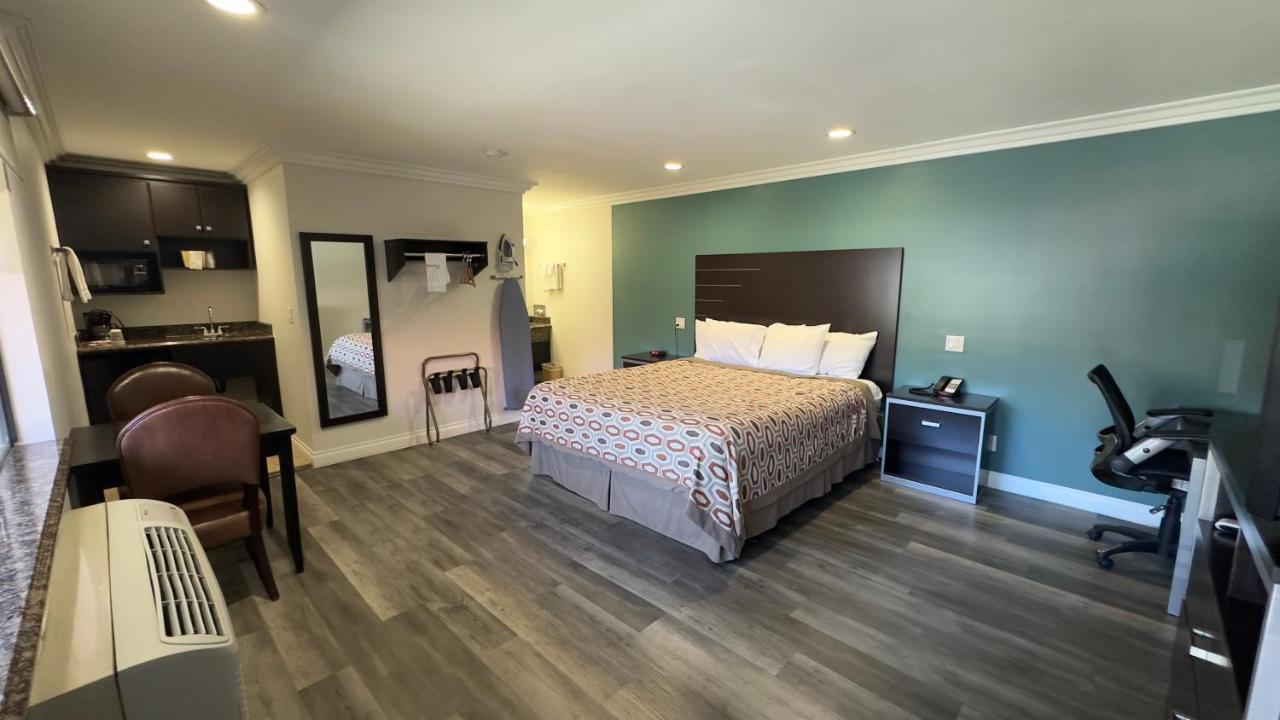 Garden And 3* Glendora